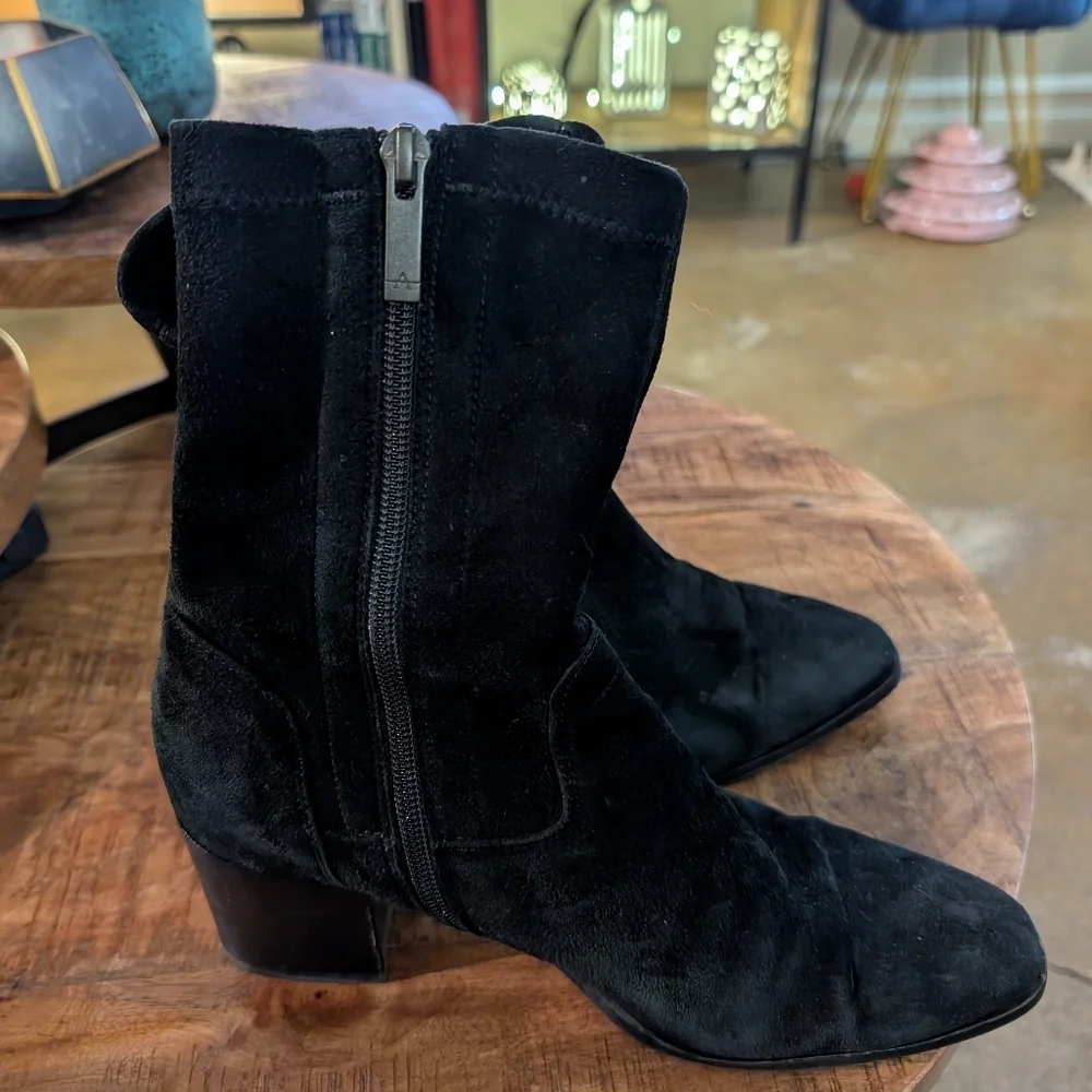 Aquatalia Tilly Weatherproof Bootie, black suede, size 9